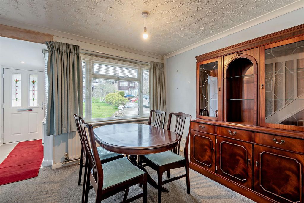 Property photo 3 of 19 Dining Room