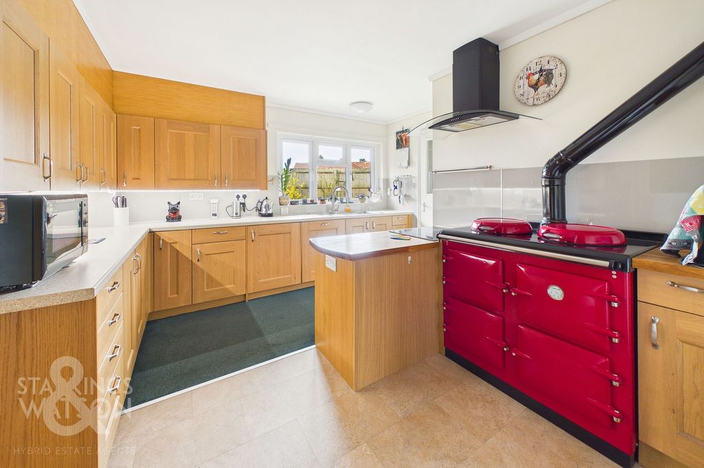 Property photo 3 of 21