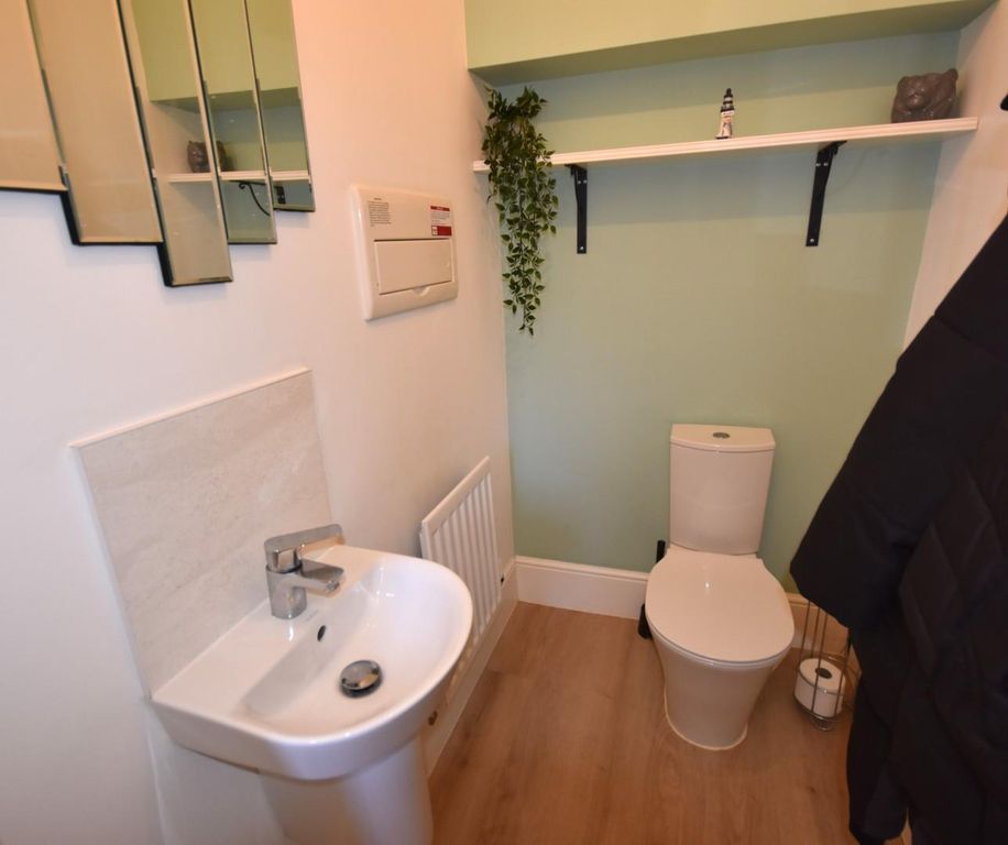 Property photo 3 of 20 WC