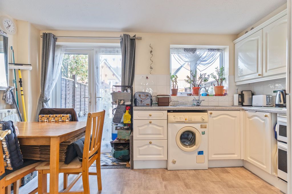 Property photo 2 of 16