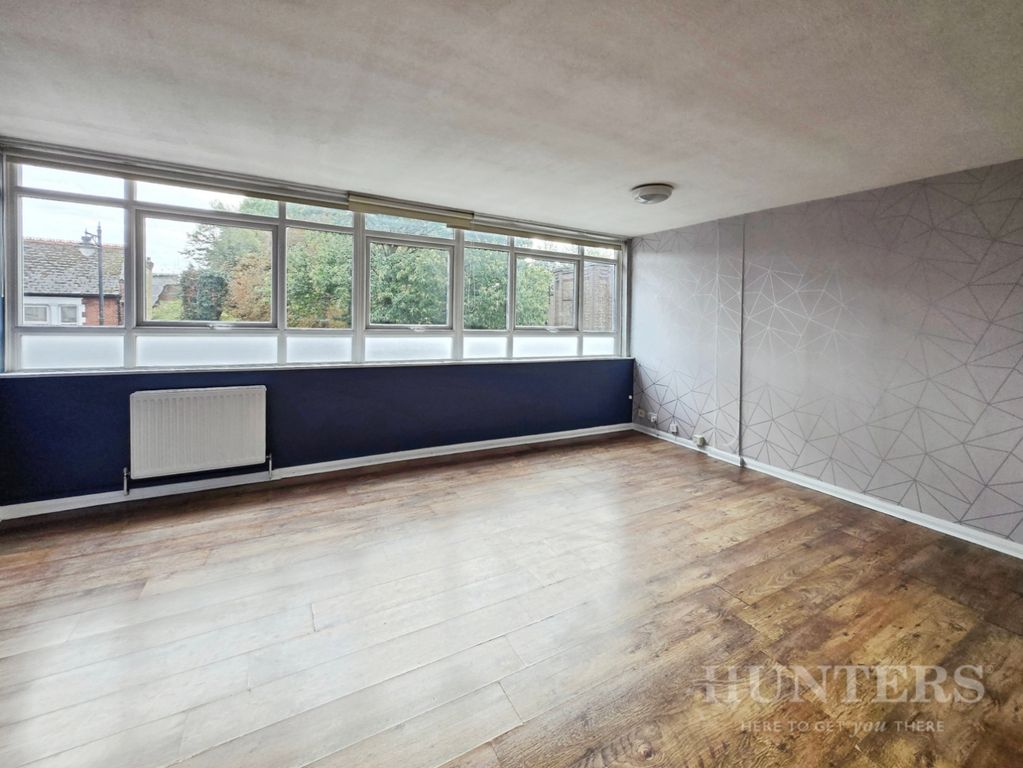 Property photo 3 of 6 Pbox-Img.Jpg