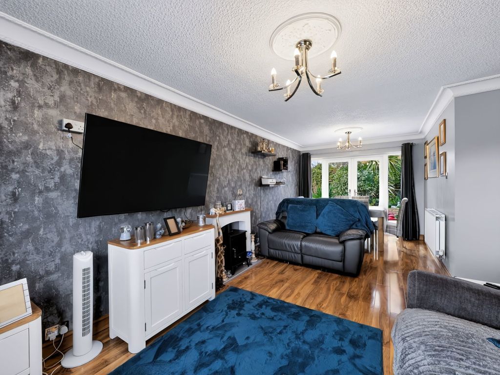 Property photo 2 of 34