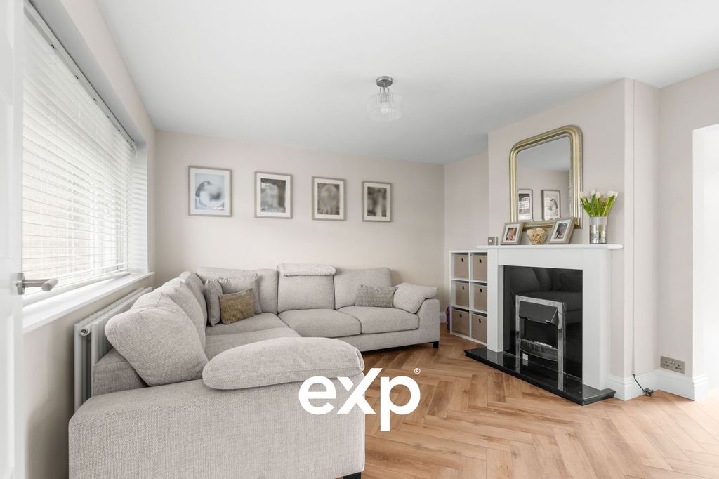 Property photo 2 of 24