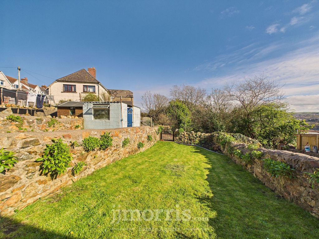 Property photo 2 of 16