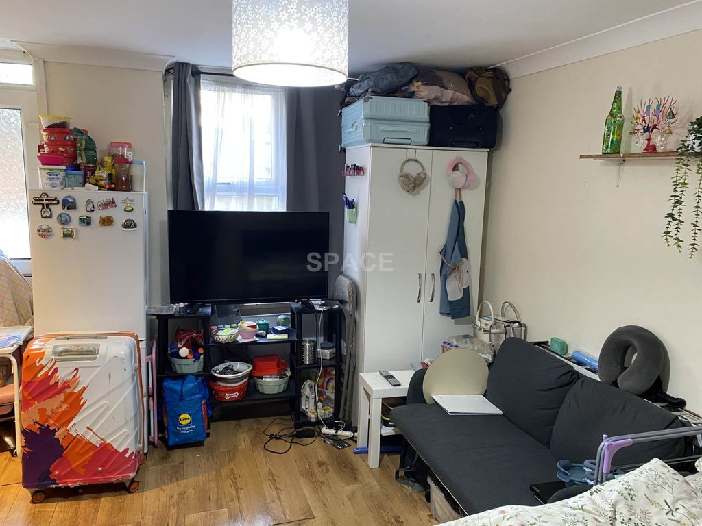 Property photo 2 of 6