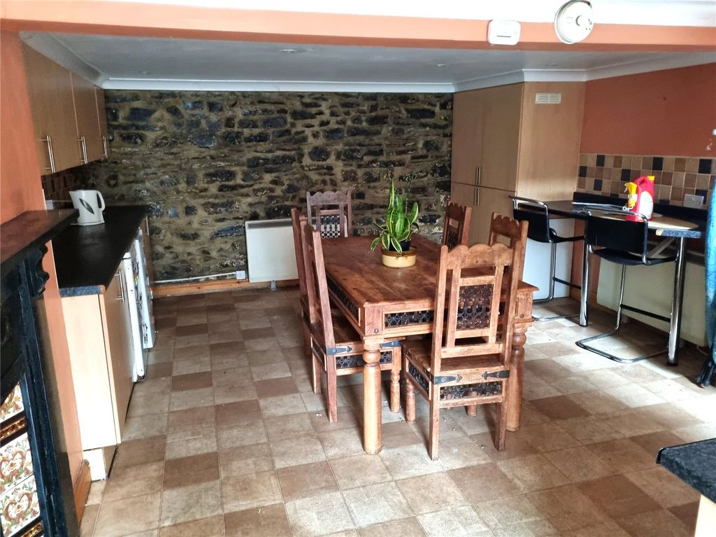 Property photo 3 of 13 Picture No. 10