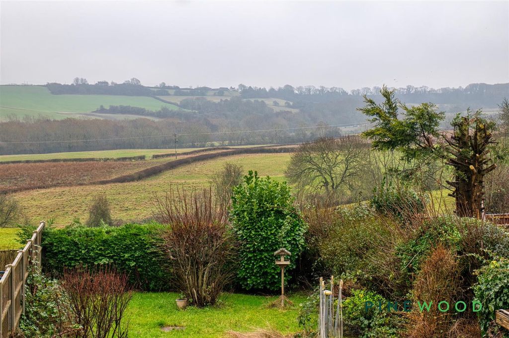 Property photo 3 of 18 Views