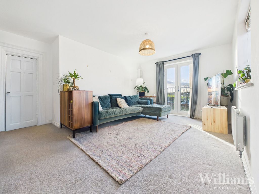 Property photo 3 of 11