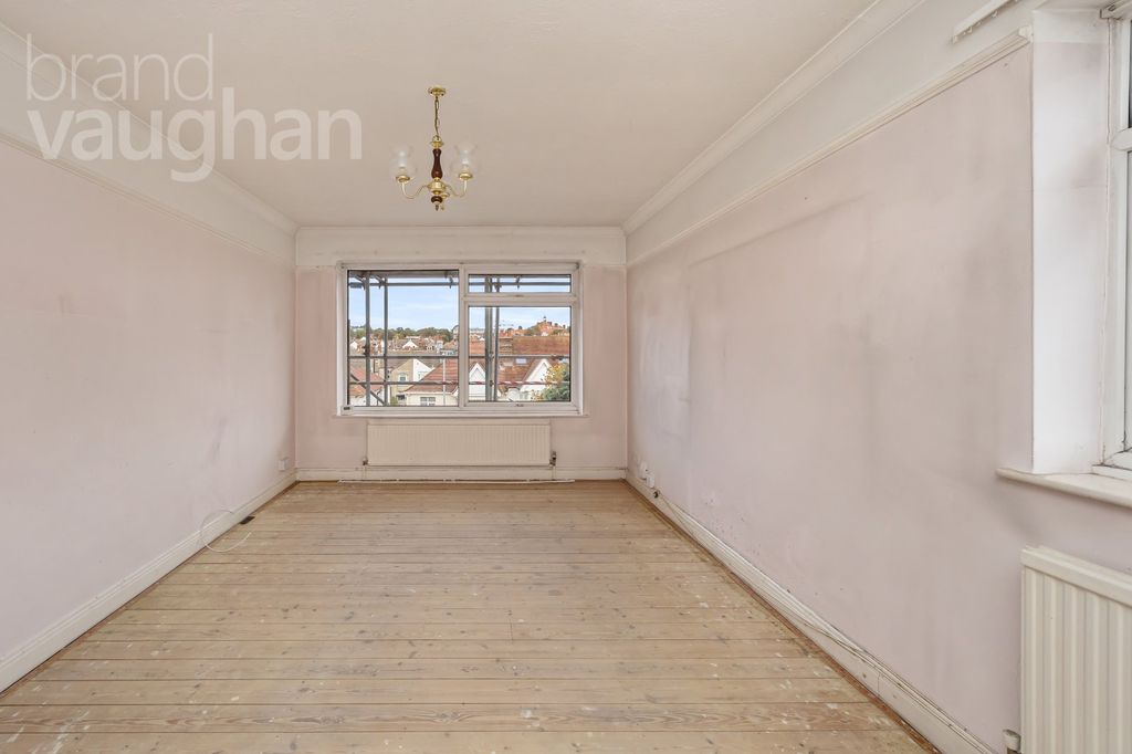Property photo 3 of 19 Picture No. 05