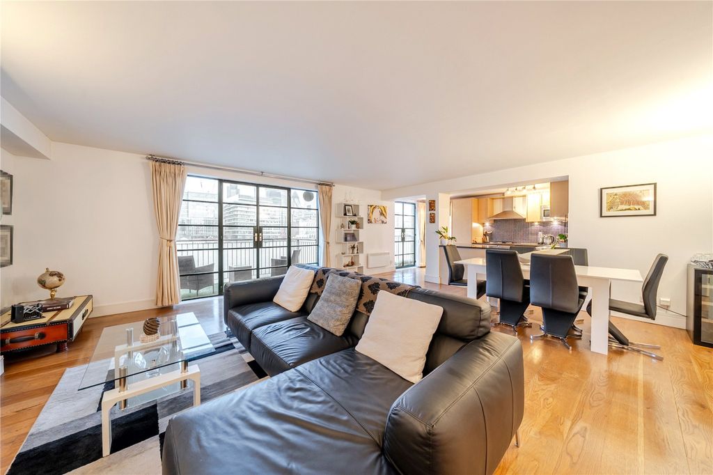 Property photo 3 of 23 Reception Room