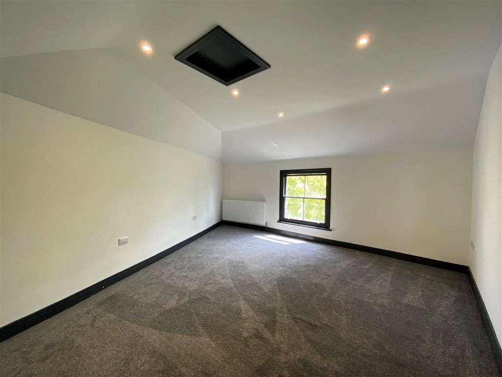 Property photo 1 of 8 Front