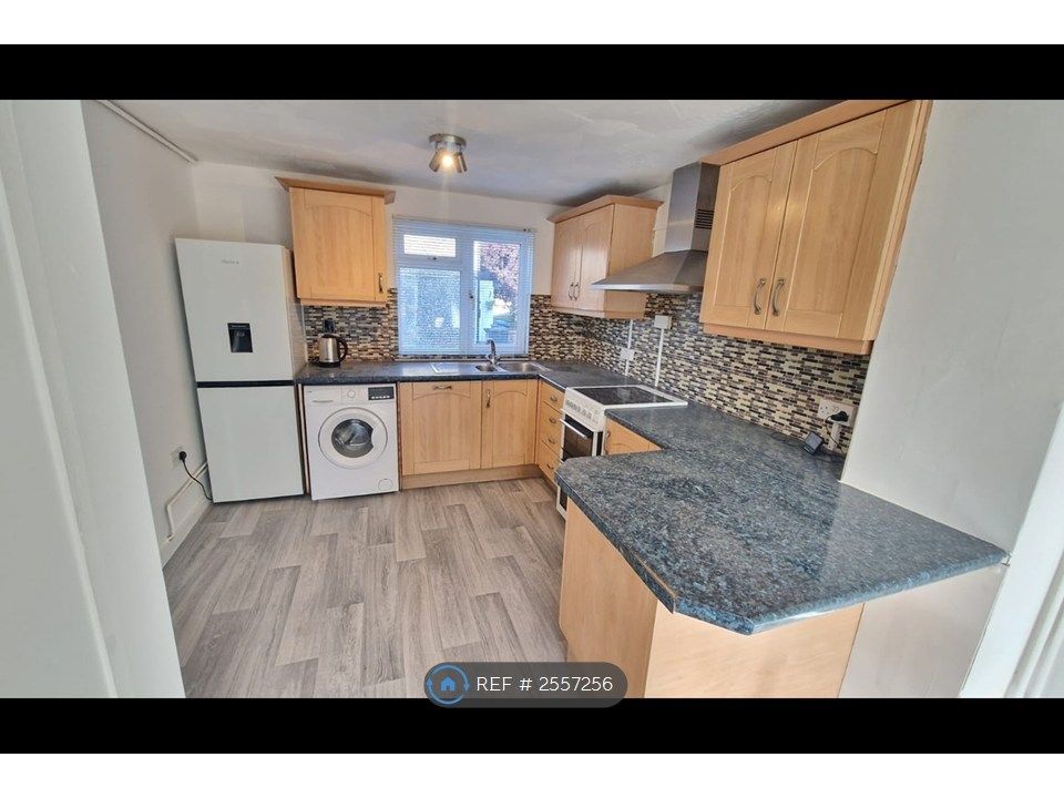 Property photo 1 of 9 Kitchen