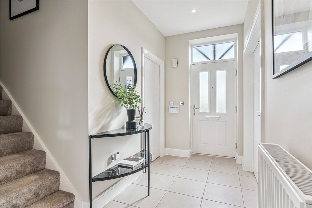 Property photo 2 of 23 Picture No. 19