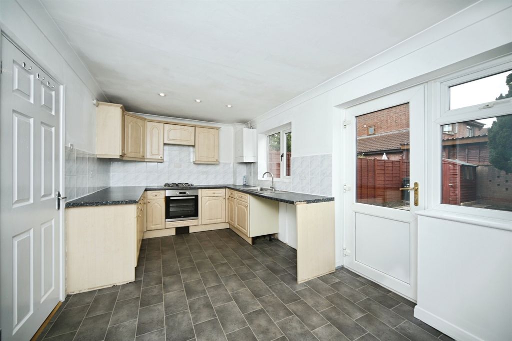 Property photo 2 of 16