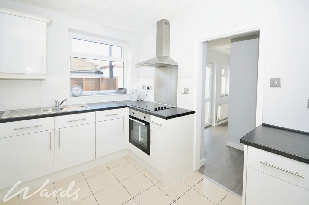 Property photo 2 of 10 Kitchen