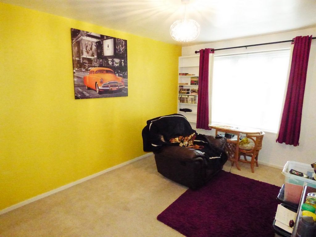 Property photo 3 of 7 Lounge