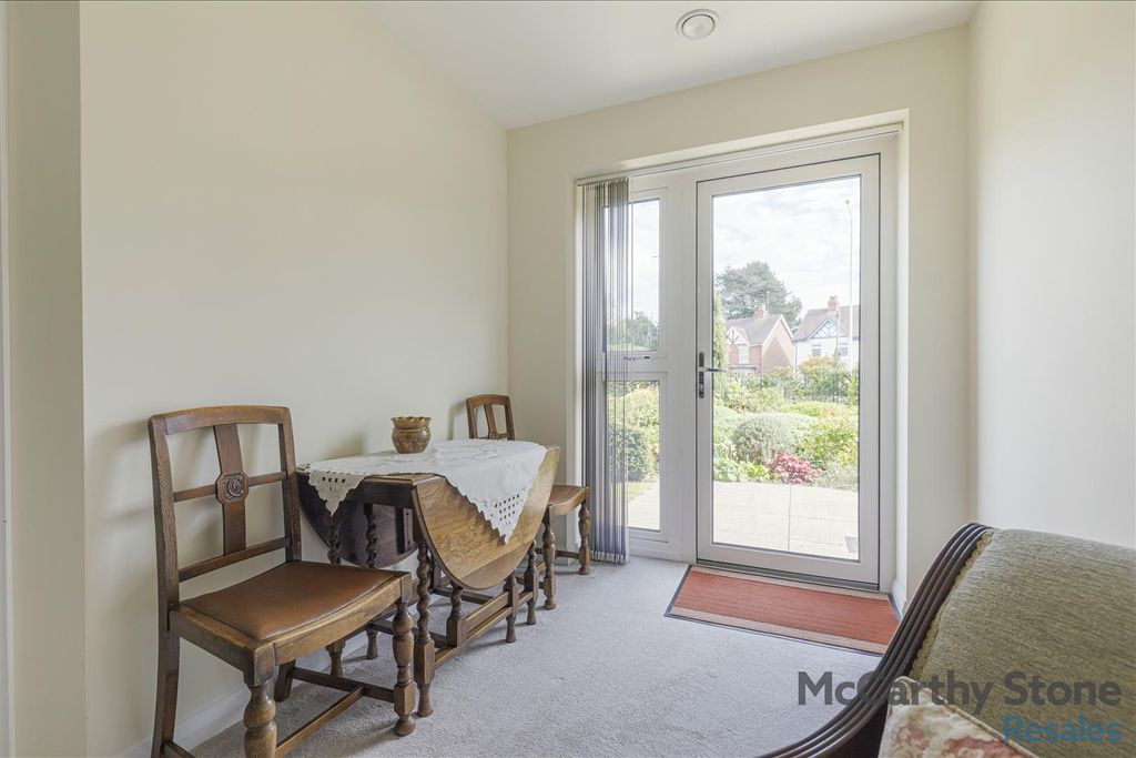 Property photo 2 of 21 8688907-Interior16.Jpg