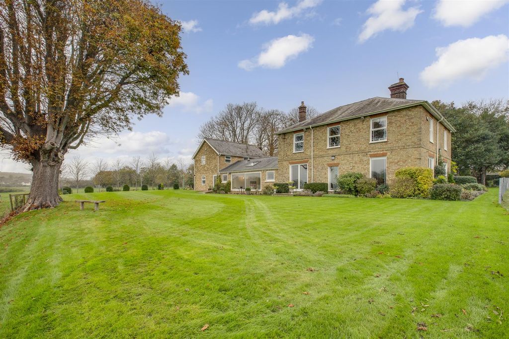 Additional image 44 of 6 bed detached house for saleThe Ride, Totternhoe, Bedfordshire LU6