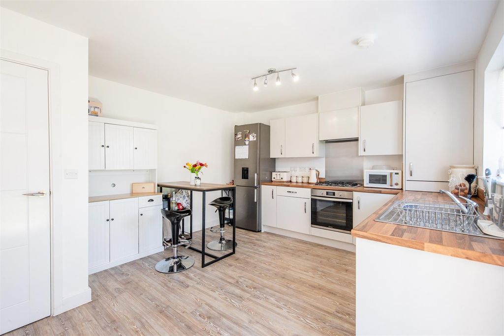 Property photo 3 of 19 Kitchen/Diner