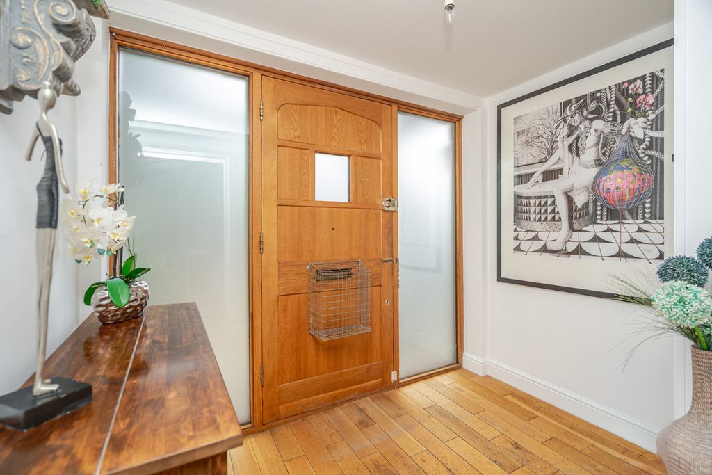 Property photo 3 of 50
