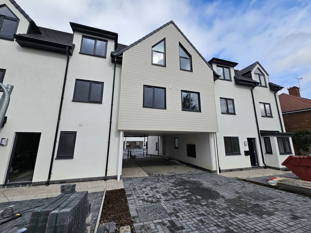 Property photo 1 of 8 Photo 2