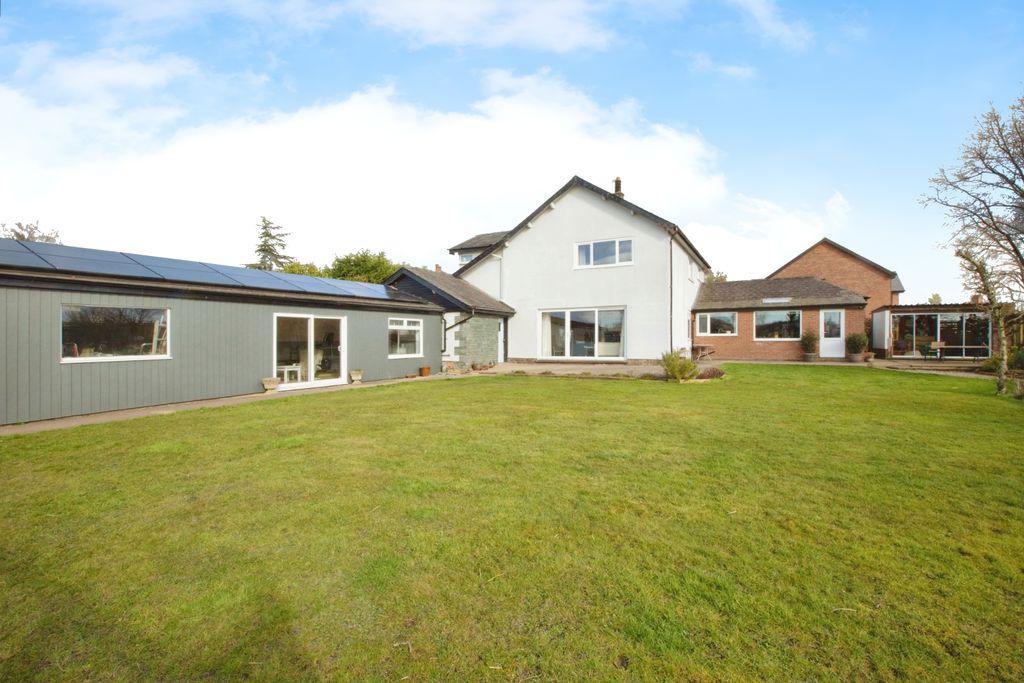 Property photo 1 of 25