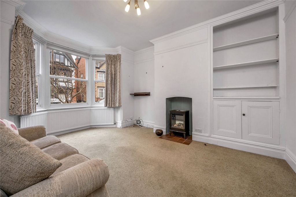 Property photo 3 of 30 Picture 3