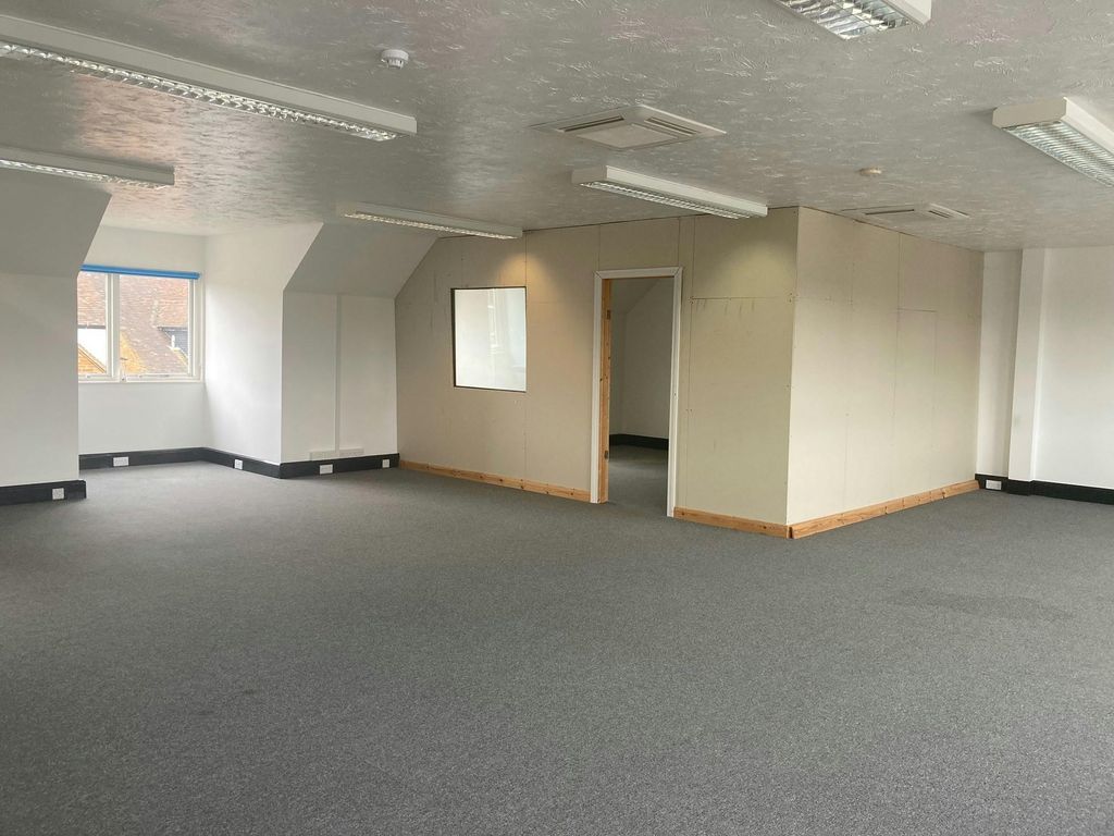 Property photo 2 of 4 19.Jpg