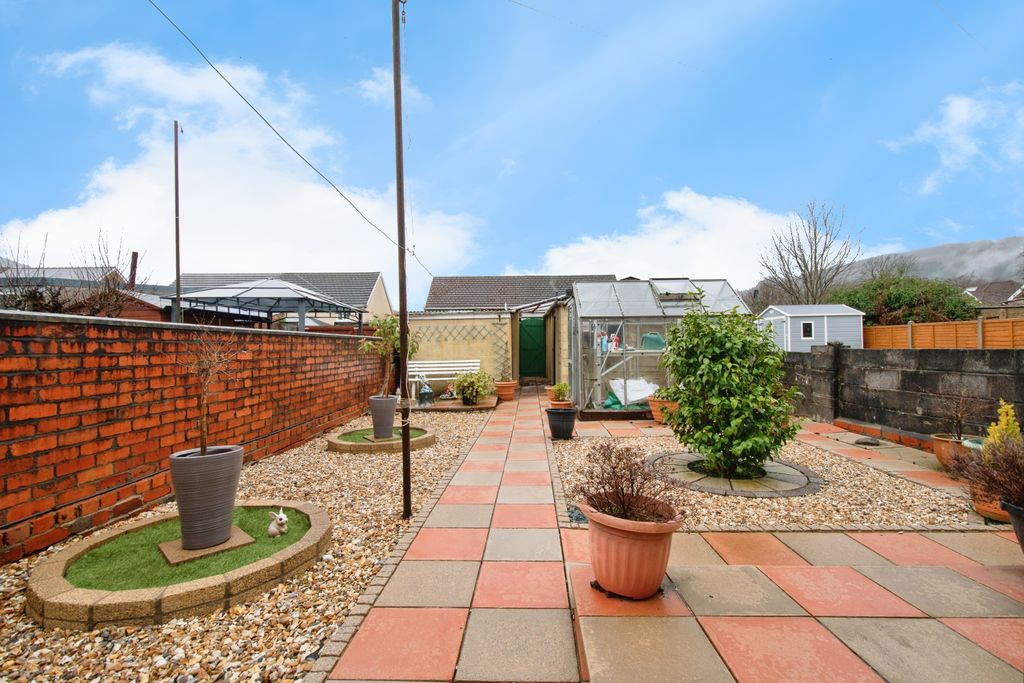Property photo 1 of 15 Garden