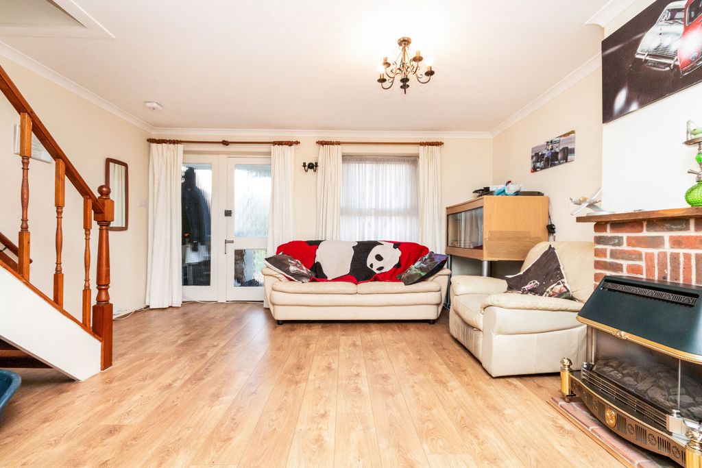 Property photo 3 of 7 dc14B8Db-F78c-4930-9