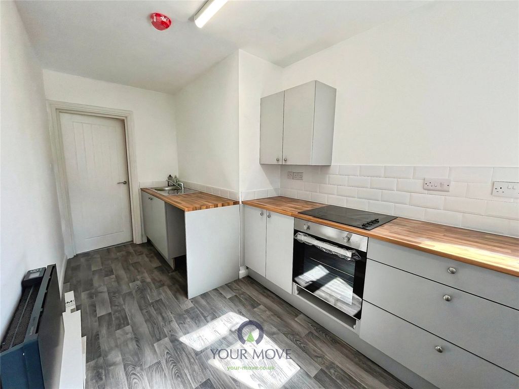 Property photo 1 of 9 Kitchen