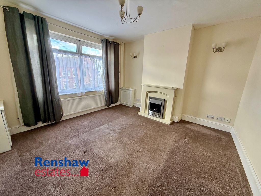 Property photo 2 of 12 L