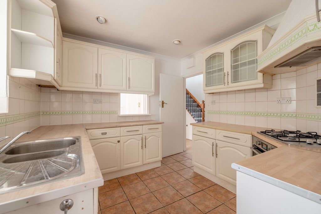 Property photo 3 of 15 9Lf (4 Of 17)