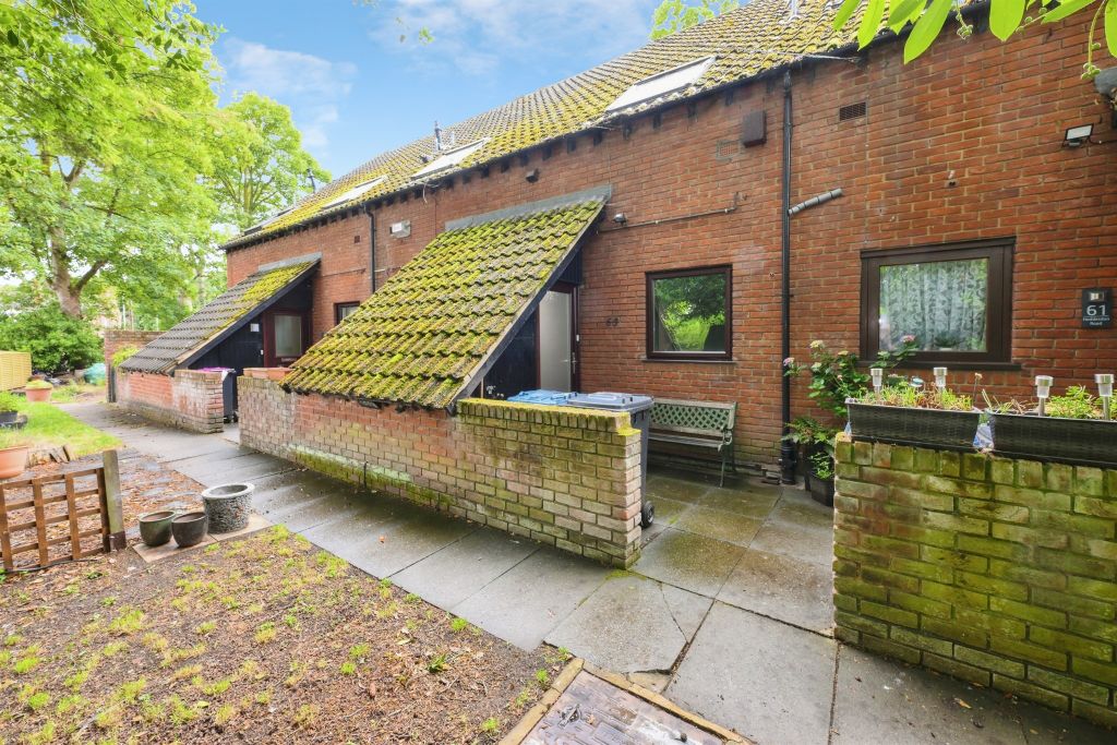 Property photo 1 of 17