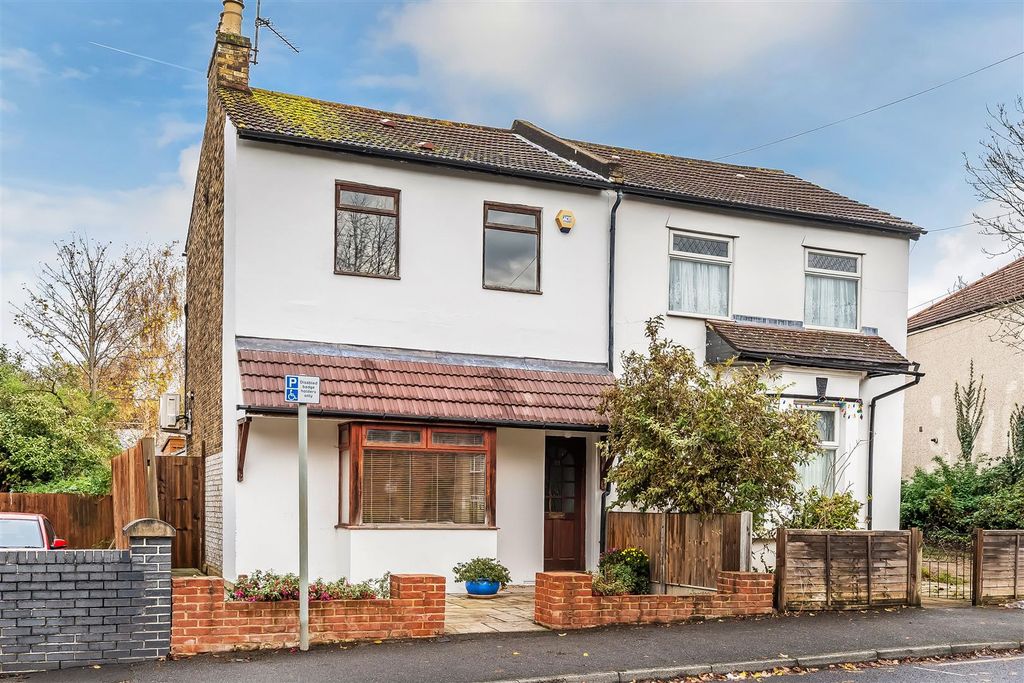 Property photo 1 of 22 81-Oakhill-Road-28.Jpg