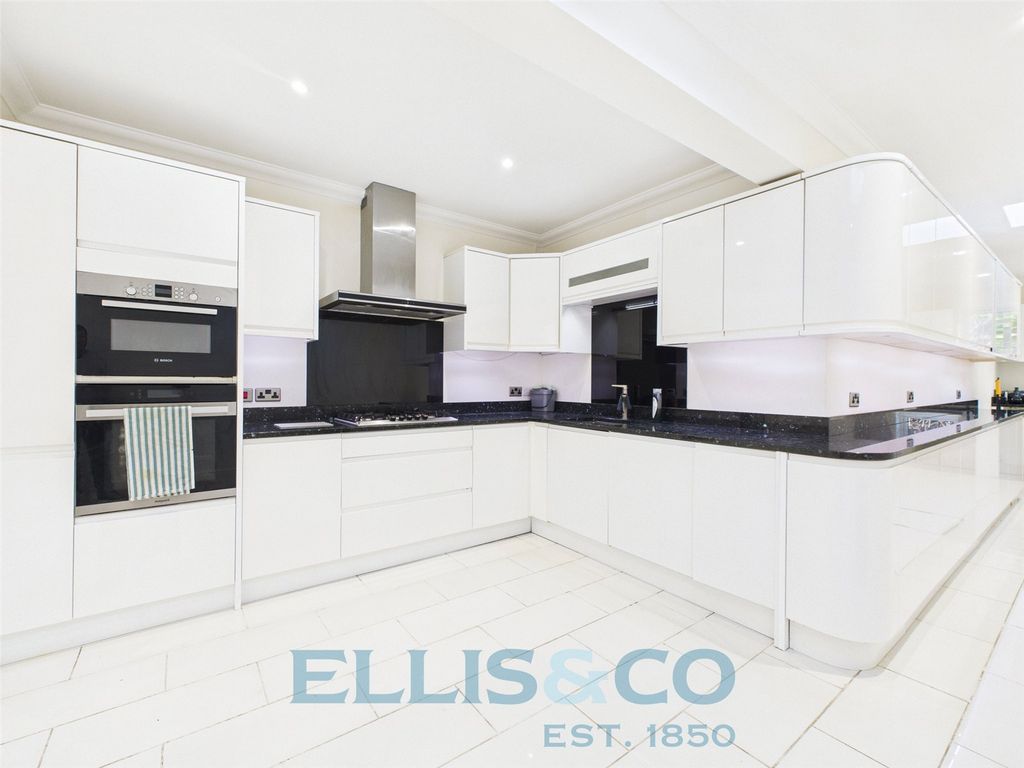 Property photo 2 of 15 Picture No. 03