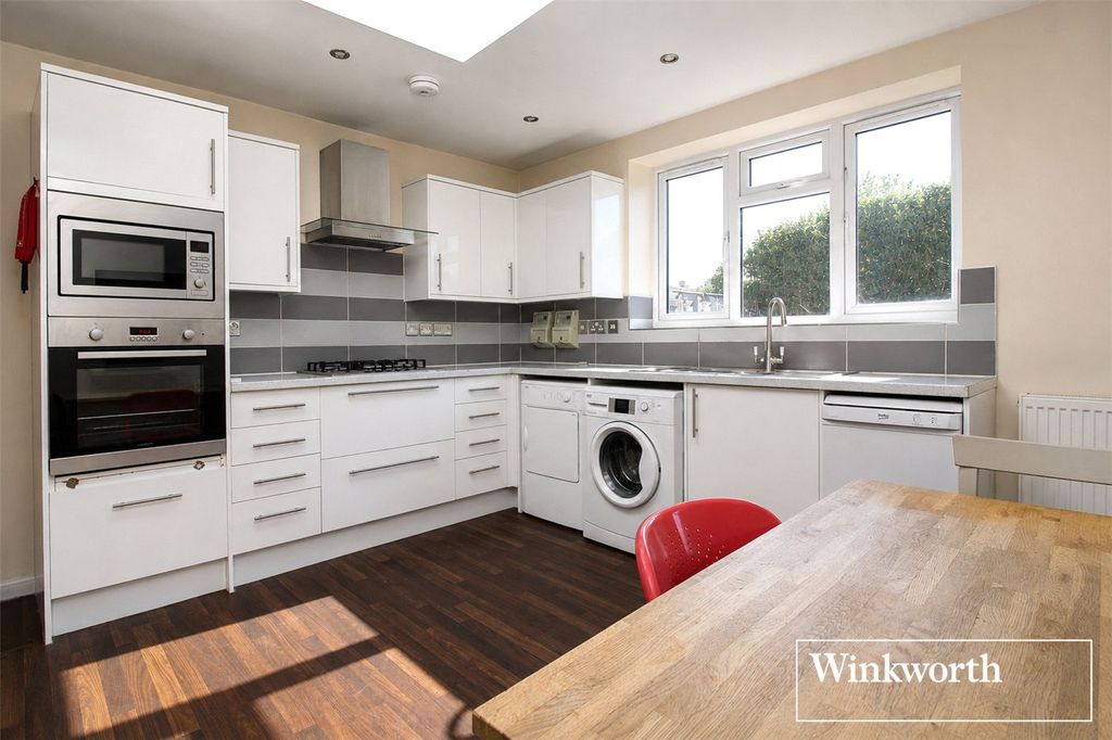 Property photo 3 of 17 Picture No. 31