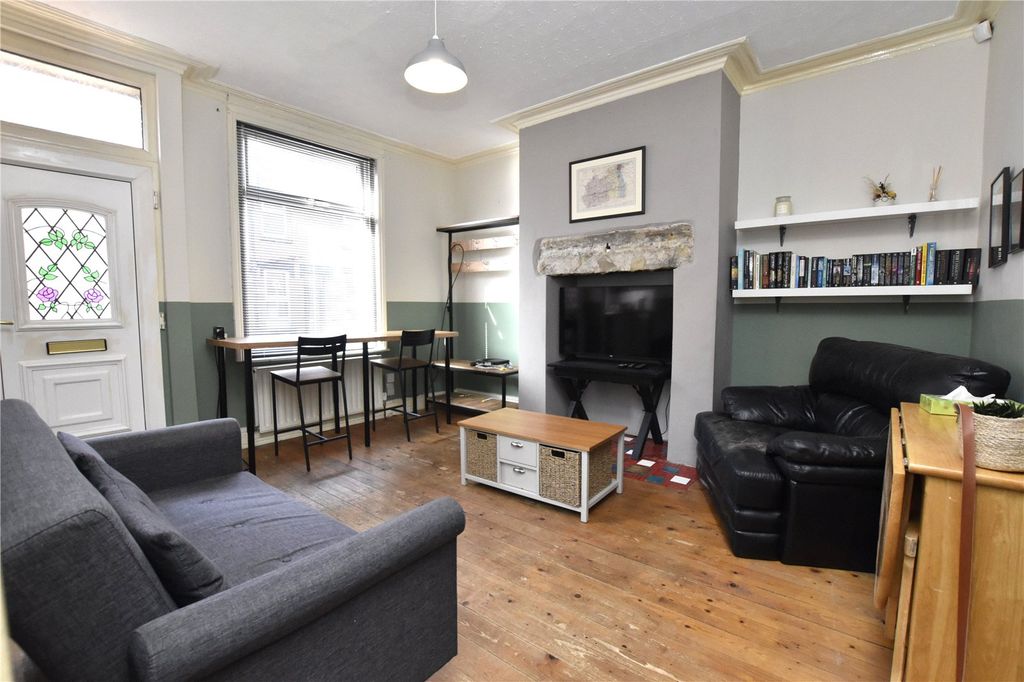 Property photo 2 of 11 Lounge