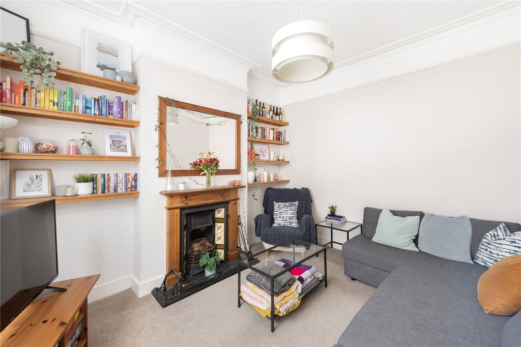 Property photo 1 of 15 Picture No. 02
