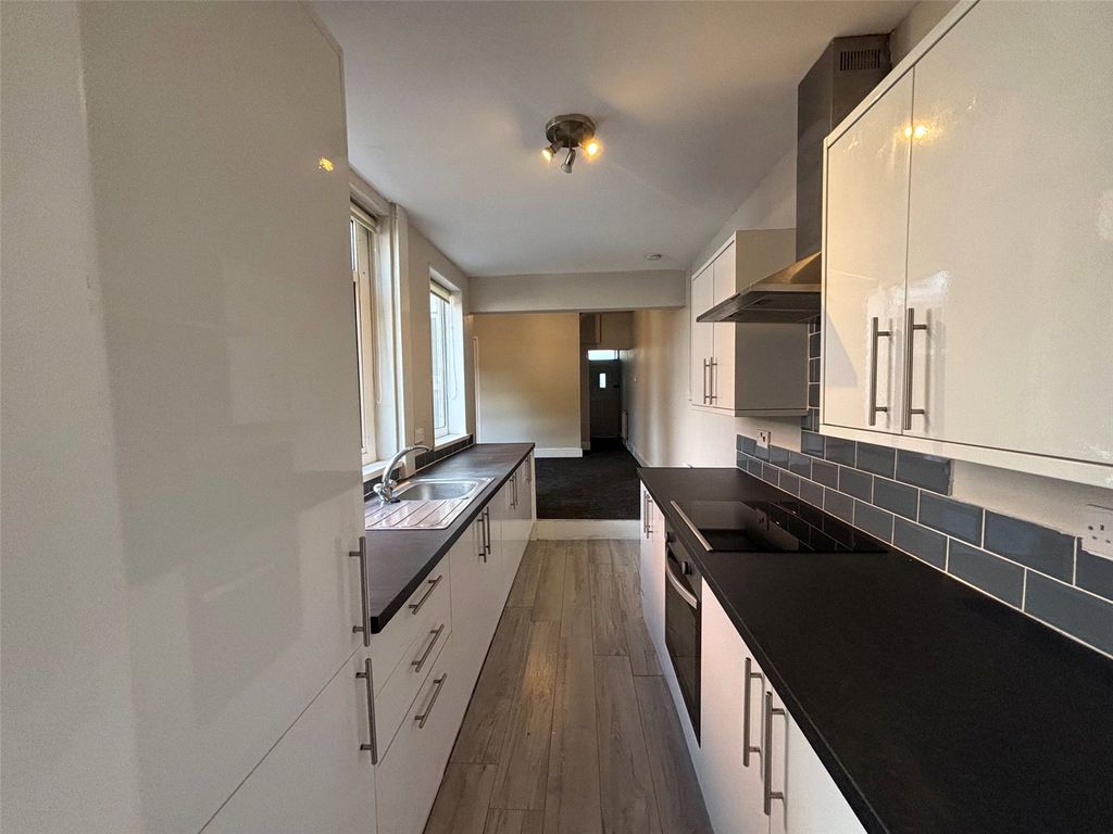 Property photo 3 of 13 Kitchen