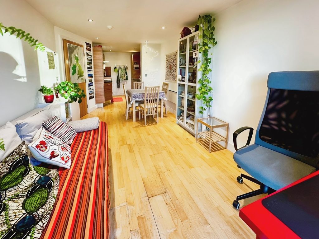 Property photo 1 of 8 Picture No. 13