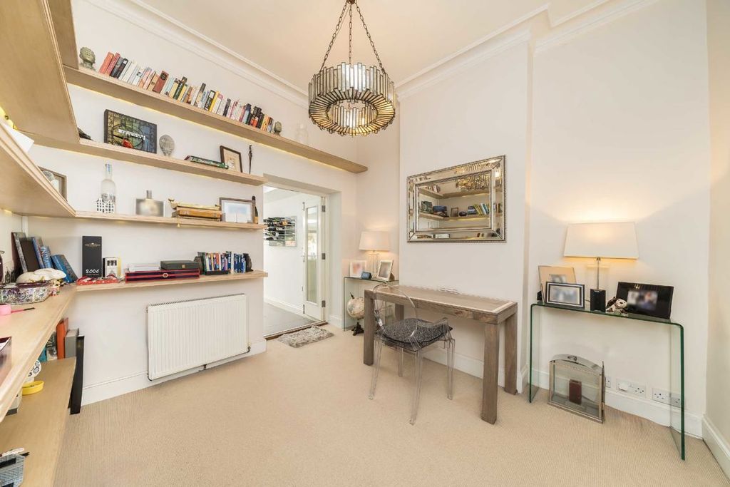 Property photo 3 of 8