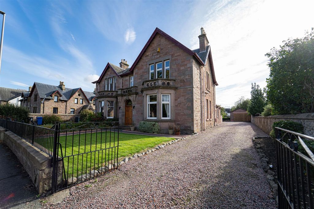 Property photo 1 of 22 19. 4 Bed Semi Detached Victorian Villa With Huge