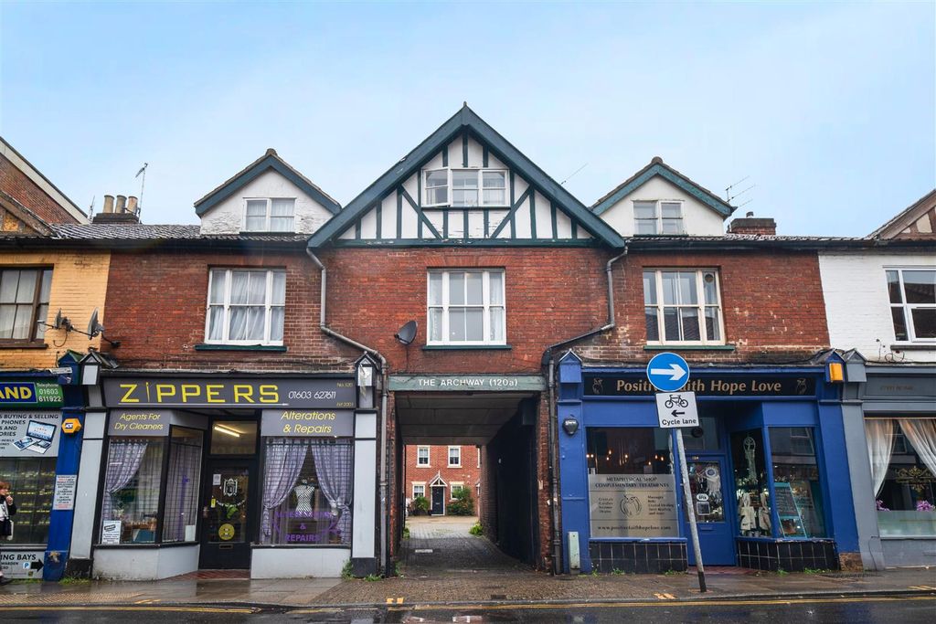 Property photo 1 of 12 Front Aspect