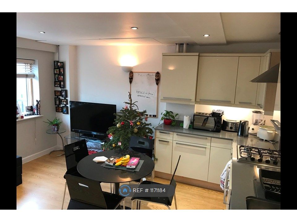 Property photo 2 of 6 Kitchen