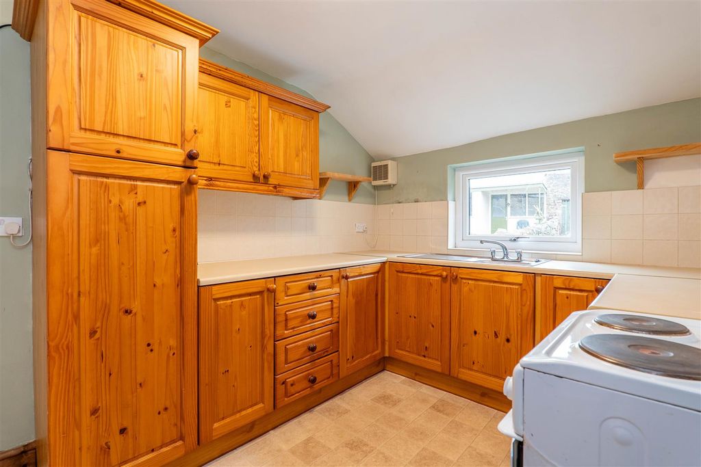 Property photo 3 of 26 Kitchen