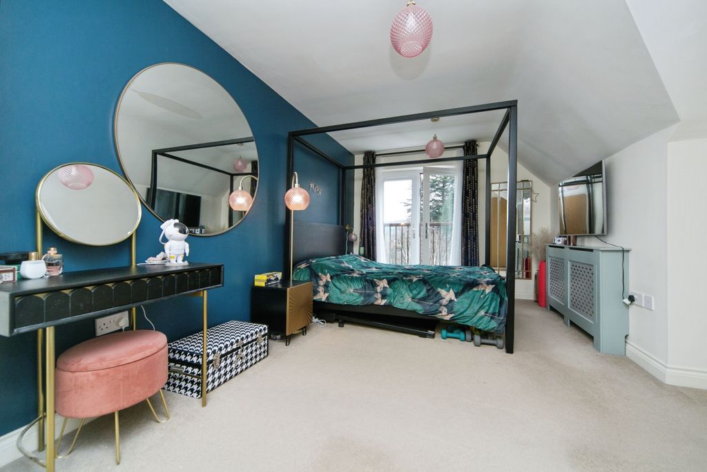 Property photo 1 of 17 Photography