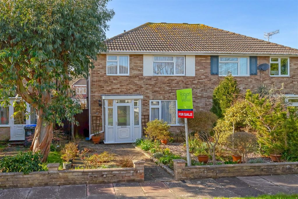 Property photo 1 of 17 Denton Close_1.Jpg