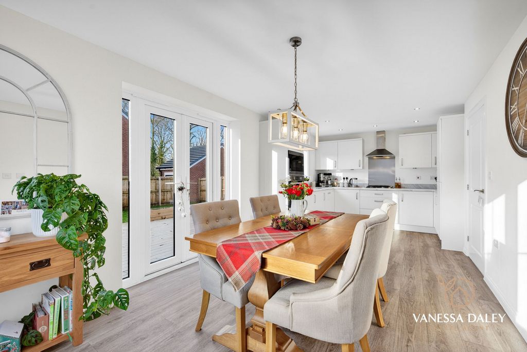 Property photo 3 of 47