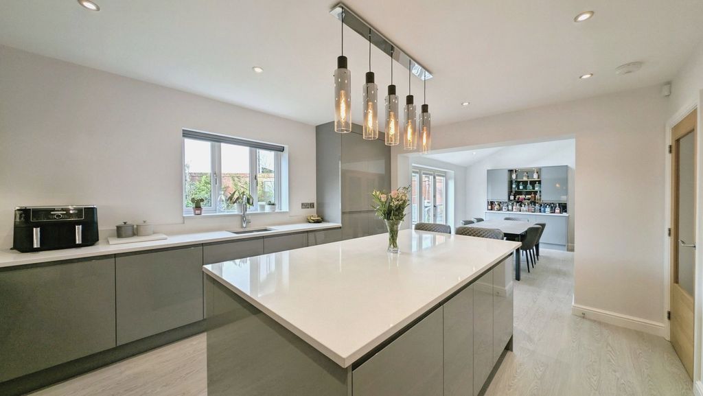 Property photo 2 of 38